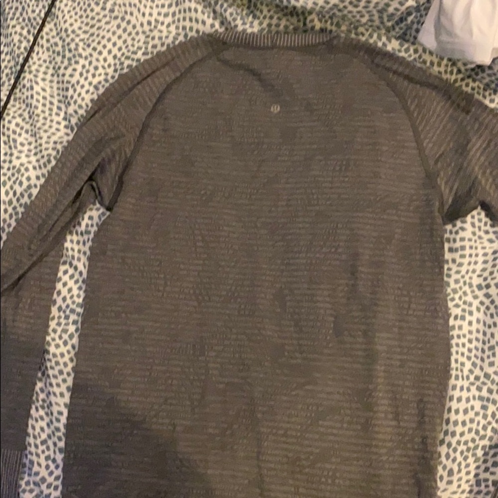 Gray long sleeve lululemon top
